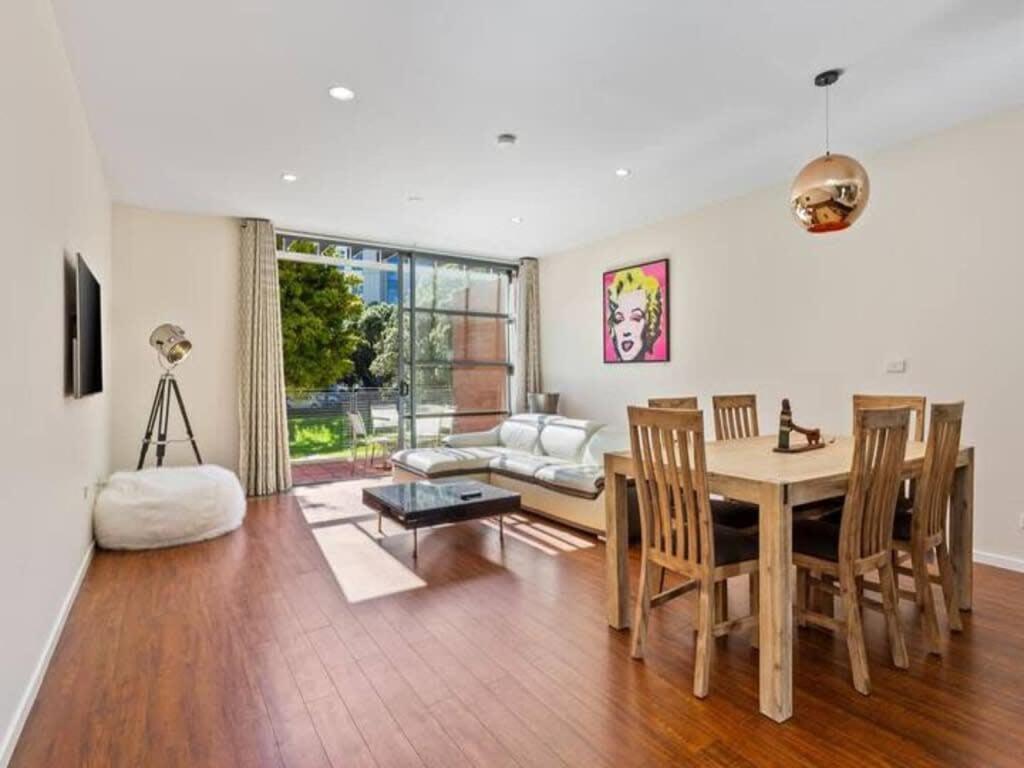 Sleek Modern Pad Next To Spark Arena Free Parking Auckland Exterior foto