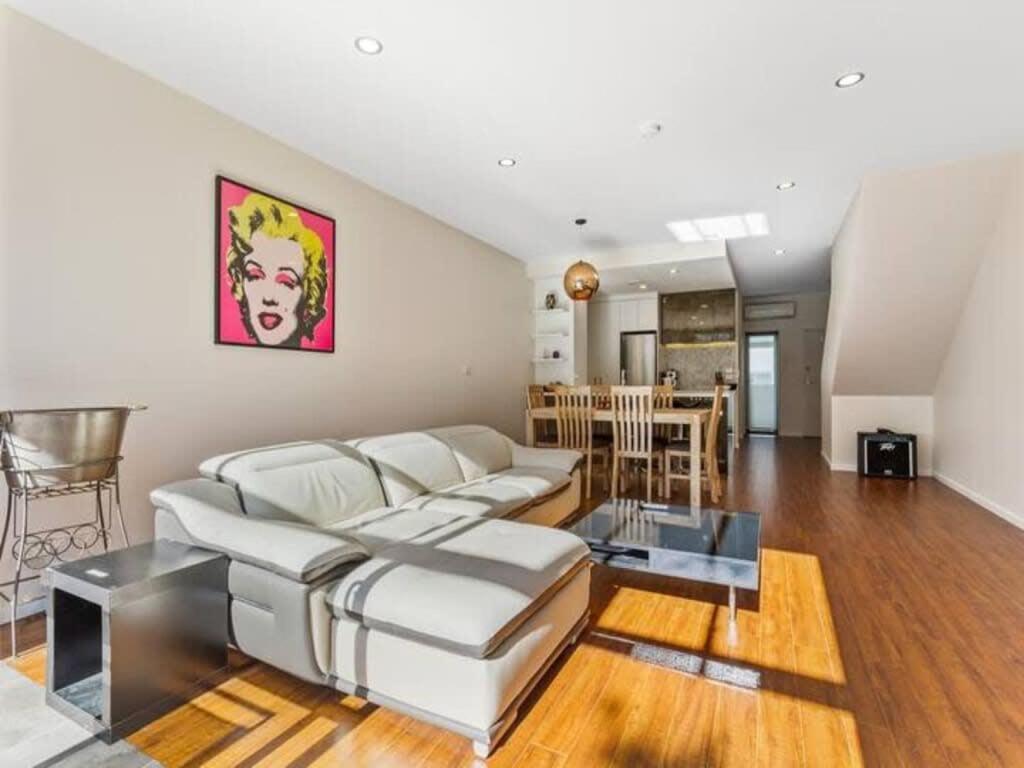 Sleek Modern Pad Next To Spark Arena Free Parking Auckland Exterior foto
