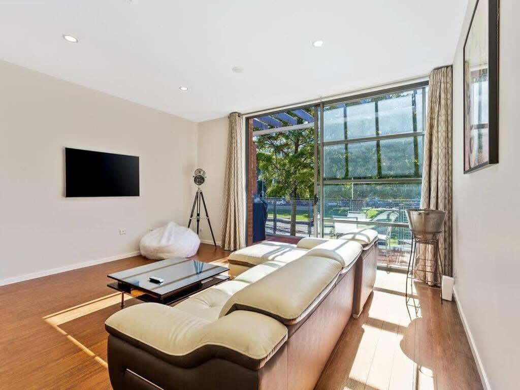 Sleek Modern Pad Next To Spark Arena Free Parking Auckland Exterior foto